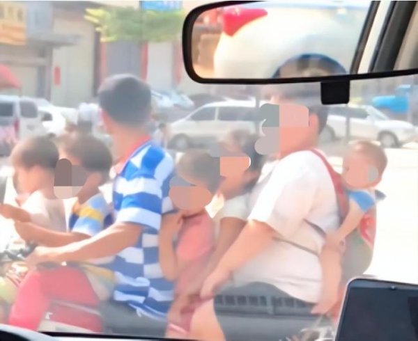 汇盈策略  交警回应摩托车疑载了一家七口 严重超载引关注